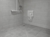 Salle de bain carrelée