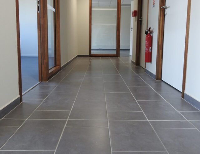 couloir carrelé